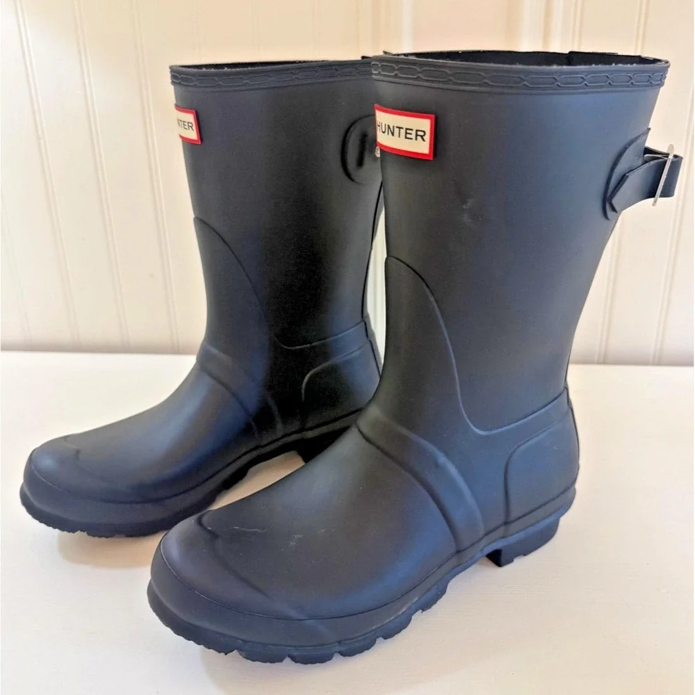 Hunter Rain Boots Womens Size 7 Black Rubber Mid‎ Calf Waterproof Logo Buckle